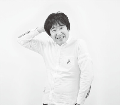 山田 英二